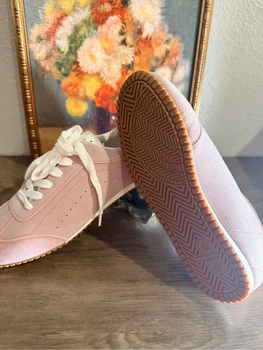 ALO Yoga Pink Suede Lace-Up Women’s Sneaker
